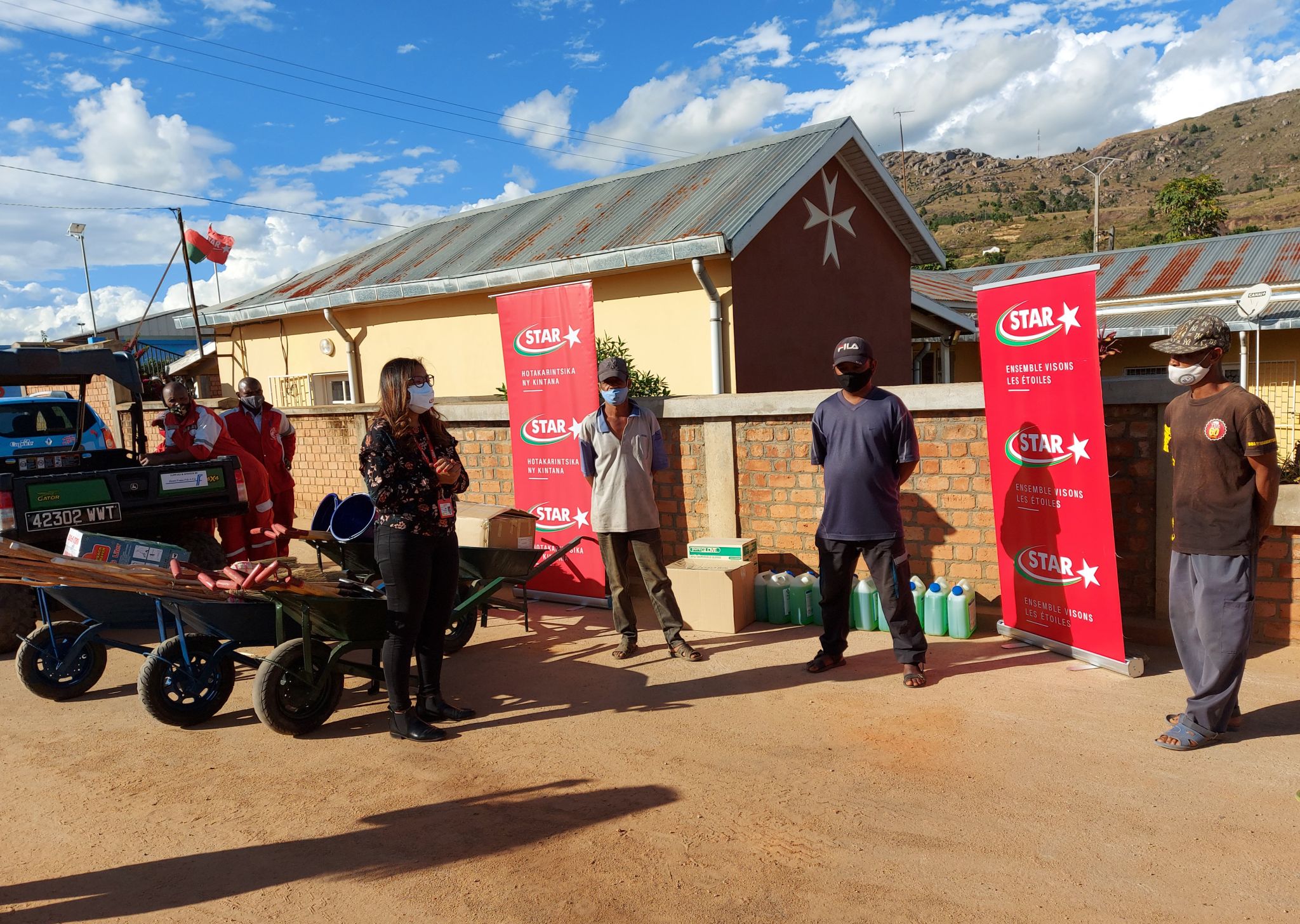RIPOSTE CONTRE LE COVID-19 : DES MATERIELS DE NETTOYAGE ET DE PROTECTION POUR ANDRANOVELONA