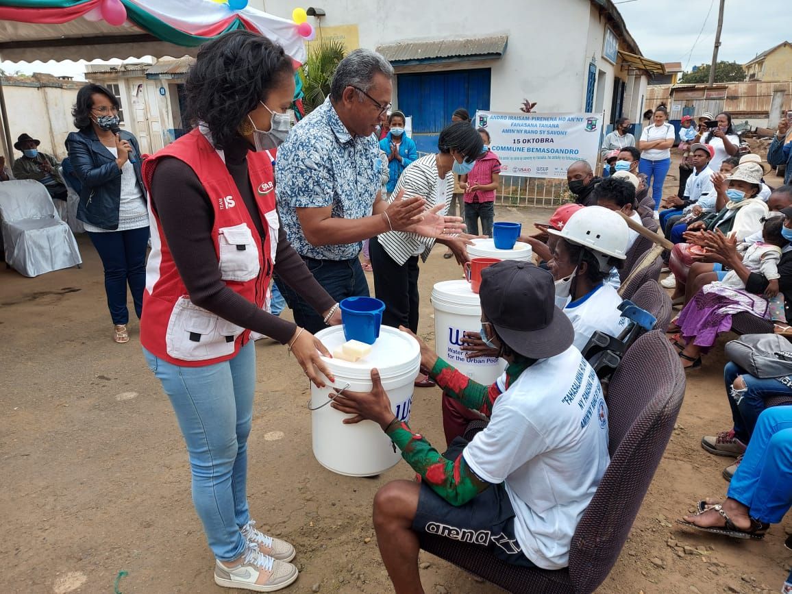 Dotation de dispositifs de lavage des mains à l’EPP Antanimena II et à la Commune d'Andranonahoatra