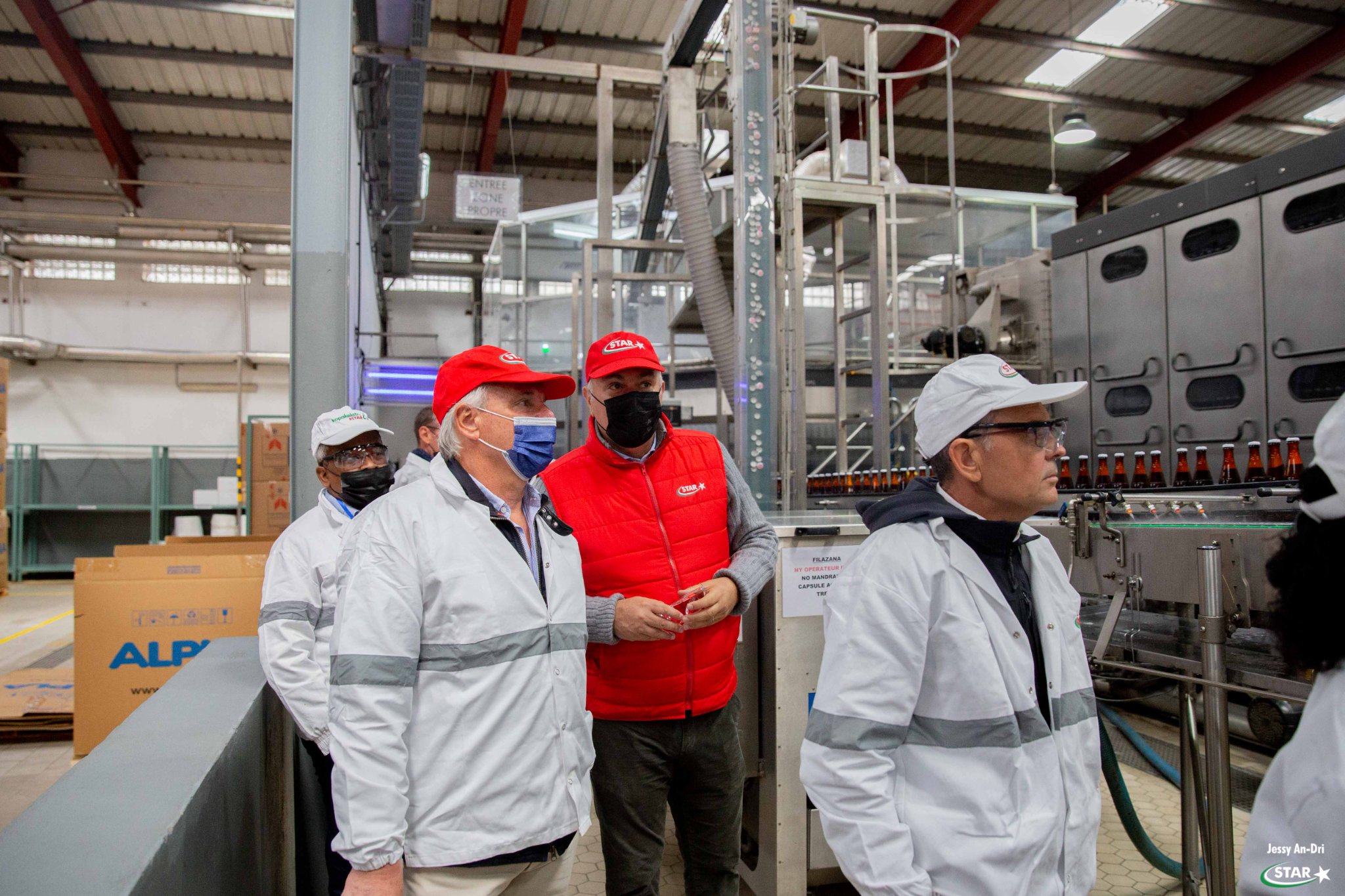 VISITE DE L'USINE D'AMBATOLAMPY PAR LES DISTRIBUTEURS STAR