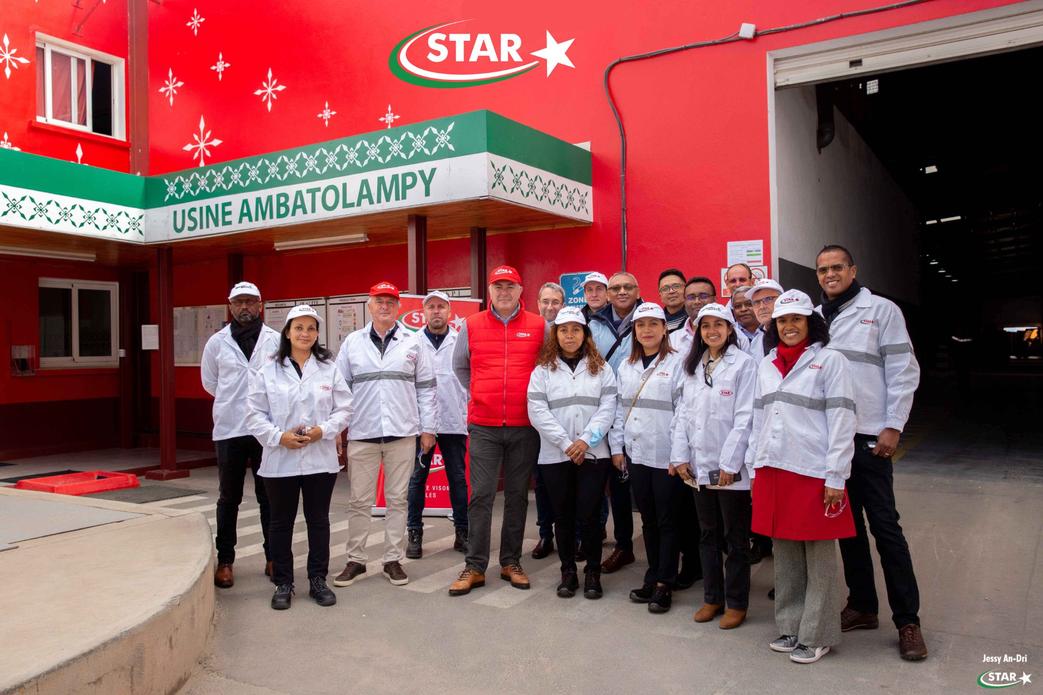 VISITE DE L'USINE D'AMBATOLAMPY PAR LES DISTRIBUTEURS STAR
