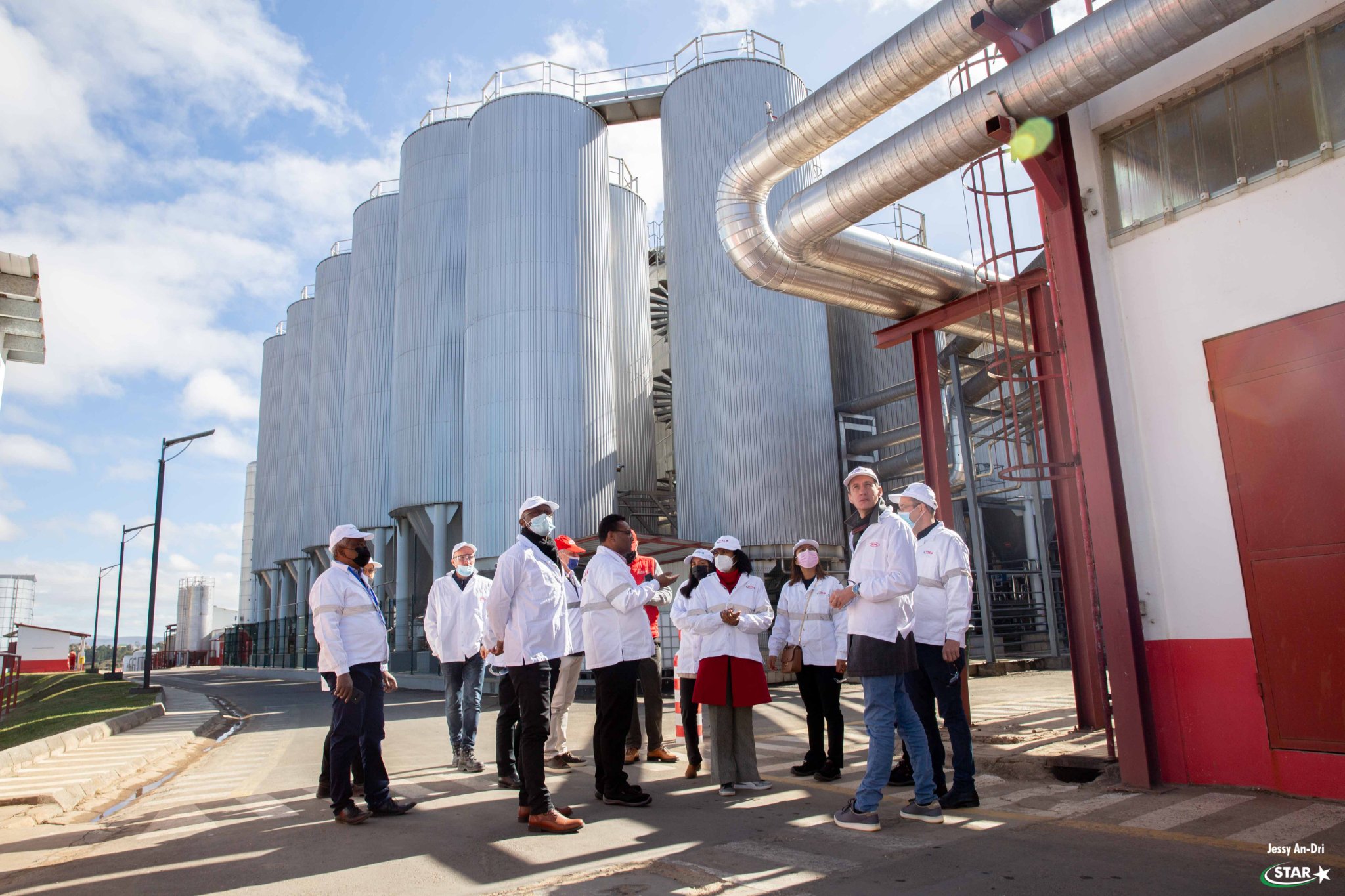 VISITE DE L'USINE D'AMBATOLAMPY PAR LES DISTRIBUTEURS STAR