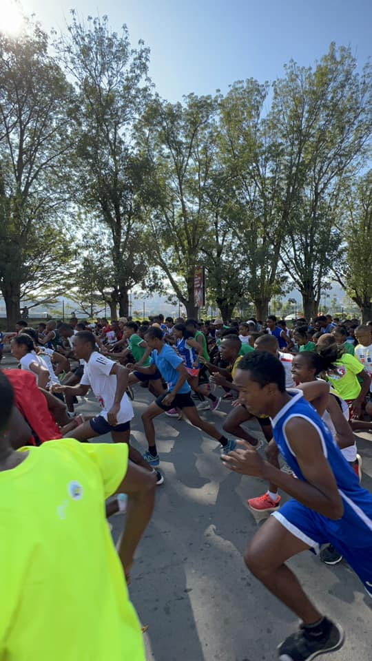 Eau Vive Athlétisme pour tous : un événement sportif inspirant à Antananarivo