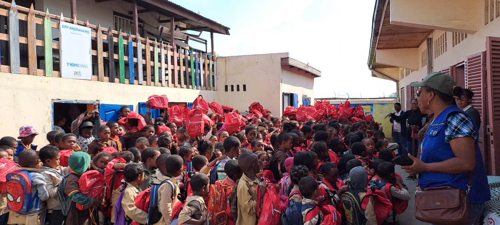 Dons de kits scolaires pour les EPP