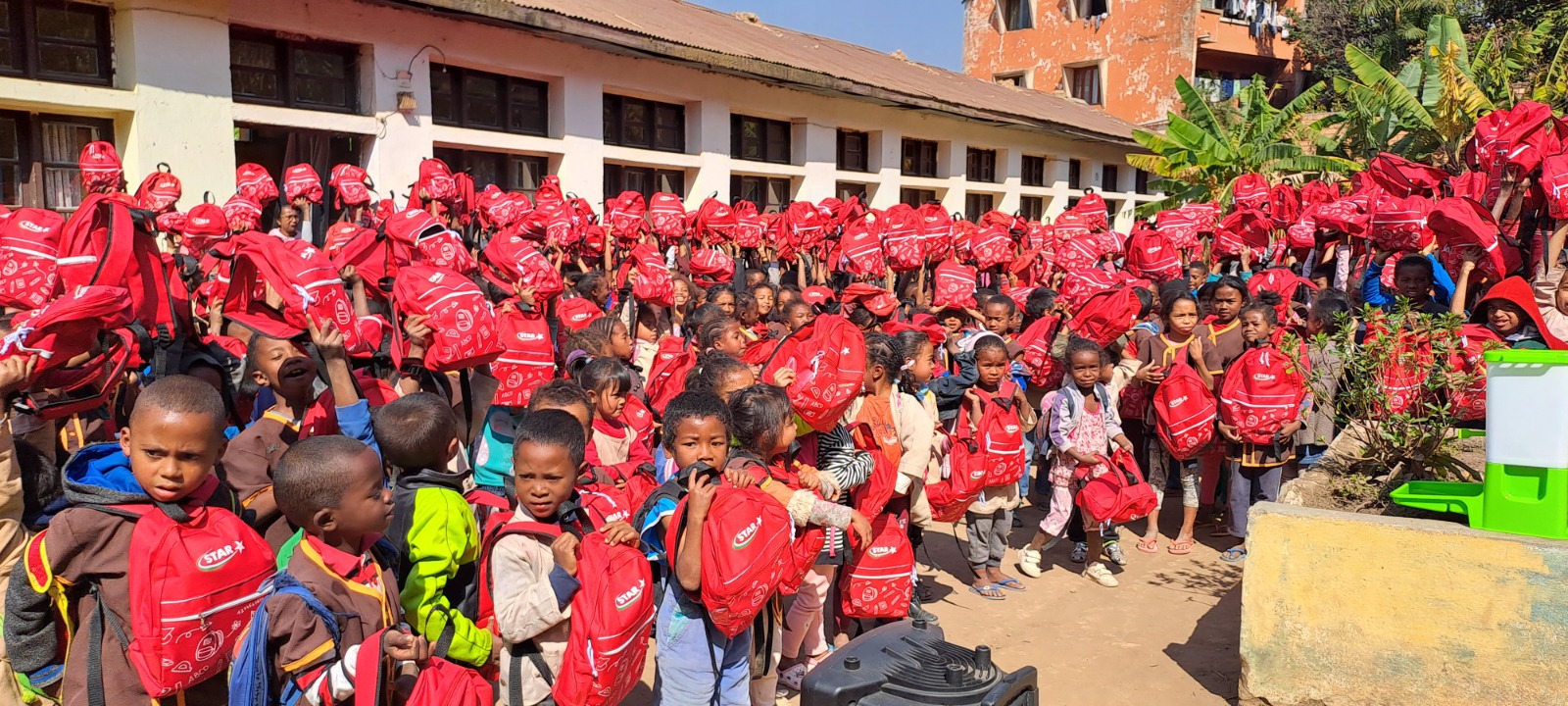 Dons de kits scolaires pour les EPP