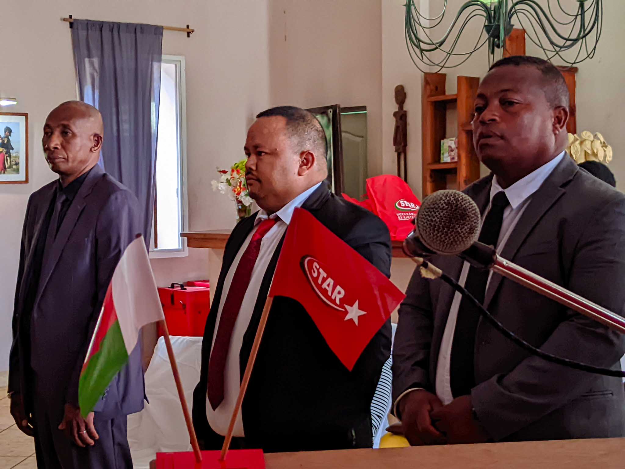 CELEBRATION DES PRESENTATIONS DES VOEUX ET REMISE DES MEDAILLES AUX COLLABORATEURS